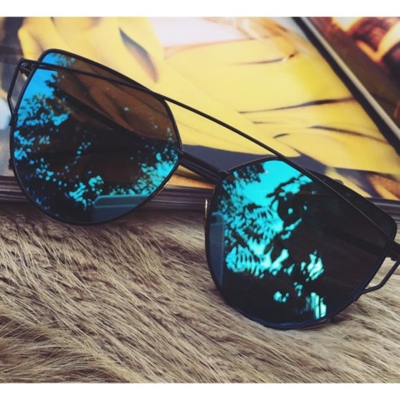 Blue Ocean Mirrored Sunglasses main image 4